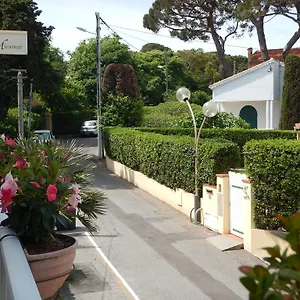 Hotel Miramar- Cap D'antibes - La Garoupe Plage, Antibes